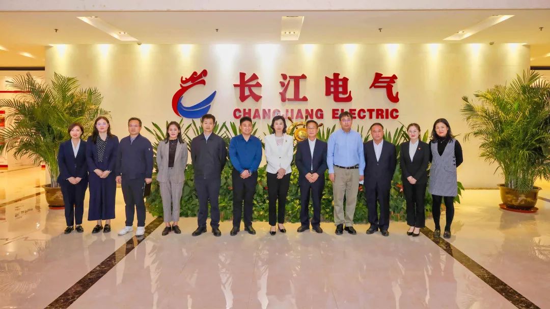 武汉东湖高新区管委会主任刘洁到威廉希尔足球官网走访调研