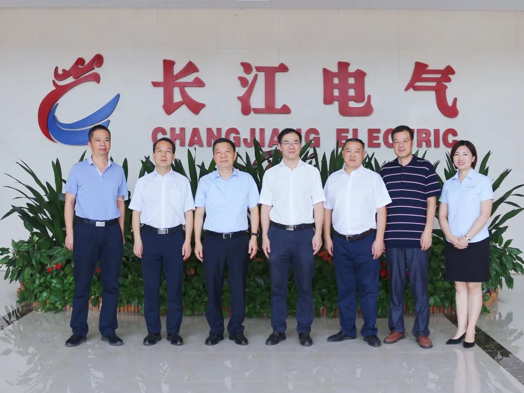 湖北省工商联党组成员、副主席程坷一行到威廉希尔足球官网调研指导工作